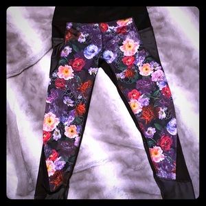 Floral leggings size small